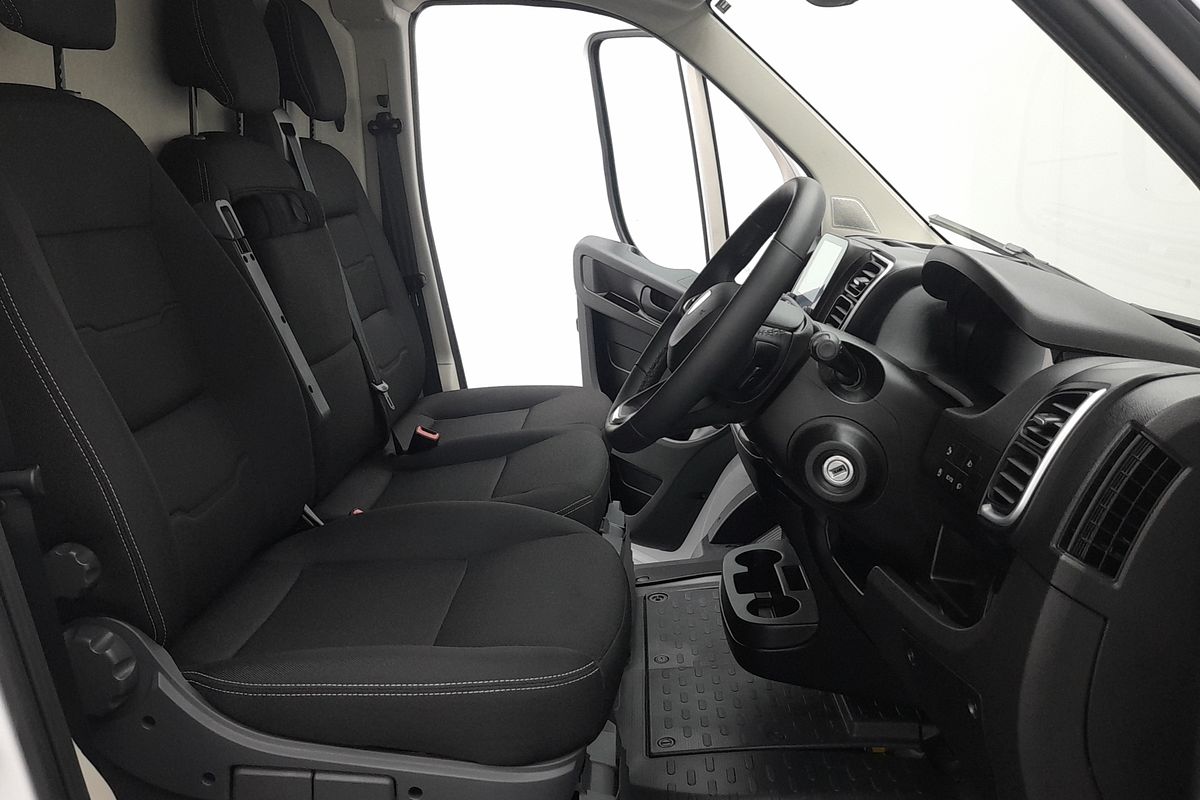 2025 Peugeot Boxer Pro X250 LWB Mid Roof