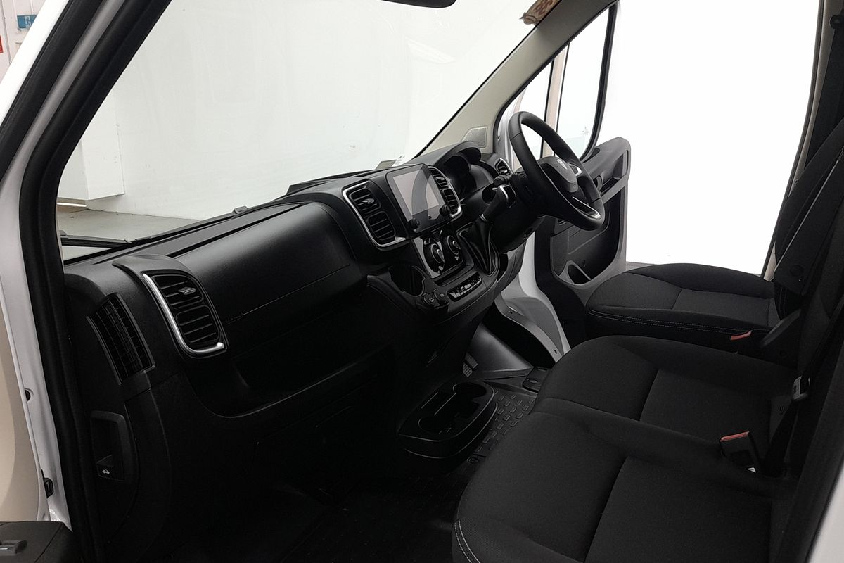 2025 Peugeot Boxer Pro X250 LWB Mid Roof