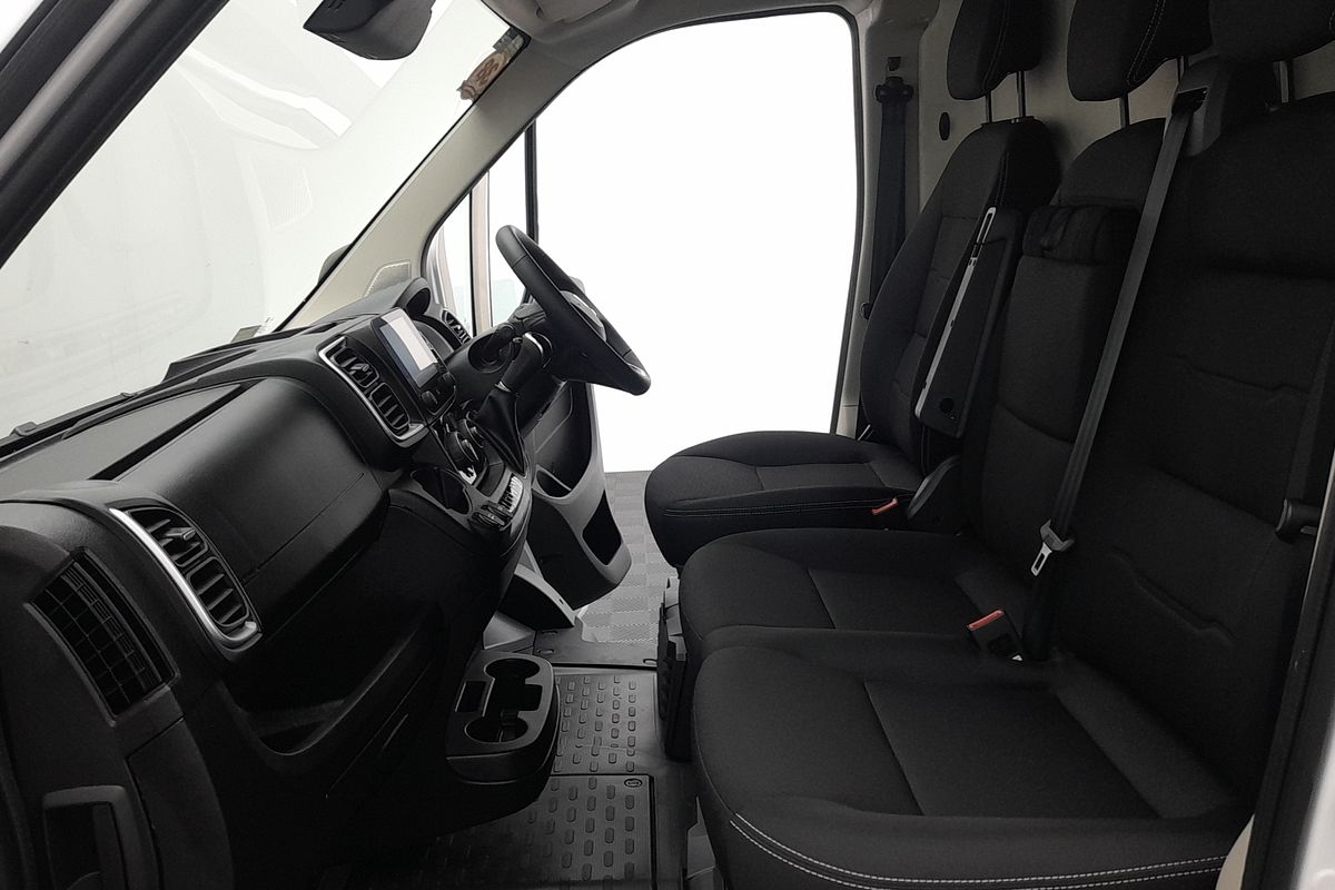 2025 Peugeot Boxer Pro X250 LWB Mid Roof