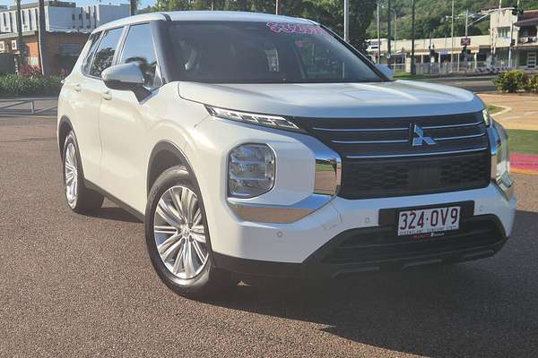 2022 Mitsubishi Outlander ES ZM