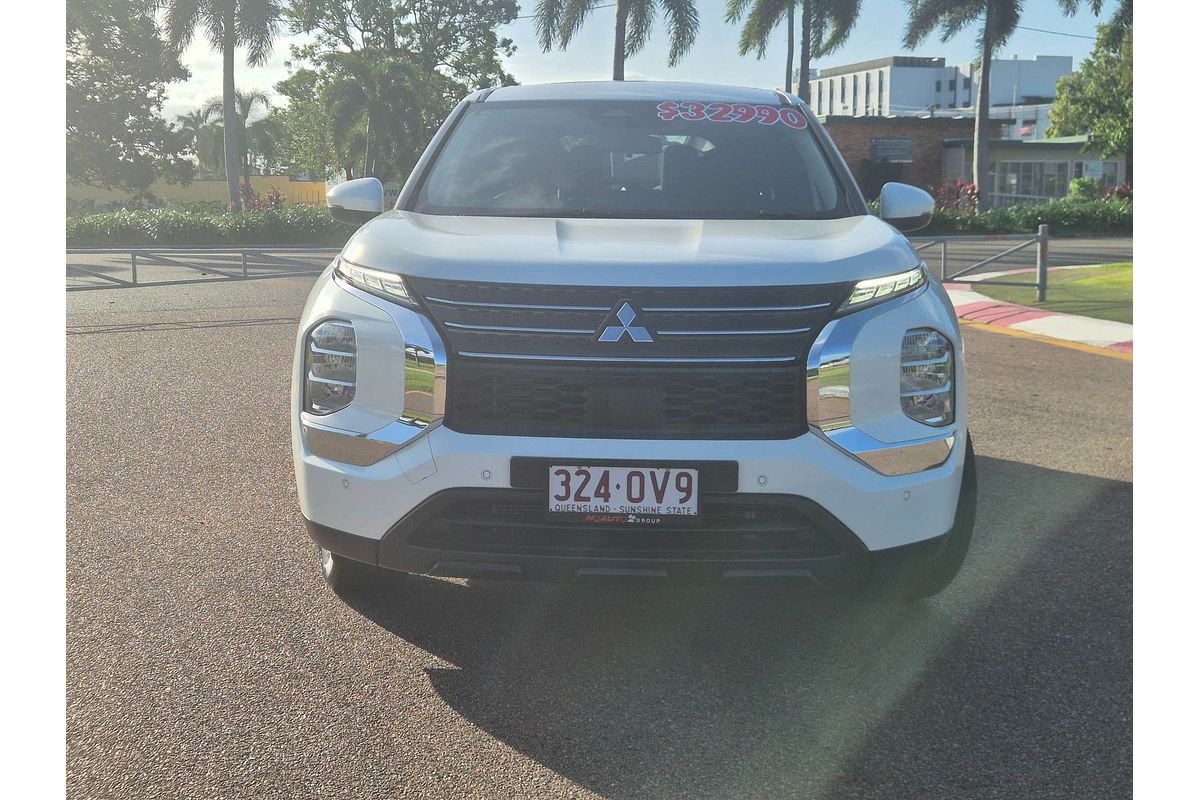 2022 Mitsubishi Outlander ES ZM