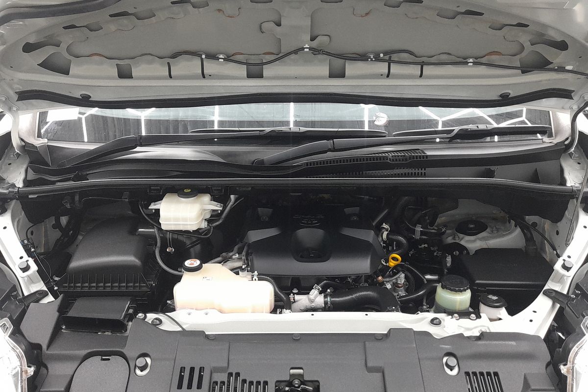 2021 Toyota Hiace Commuter GDH322R ELWB High Roof