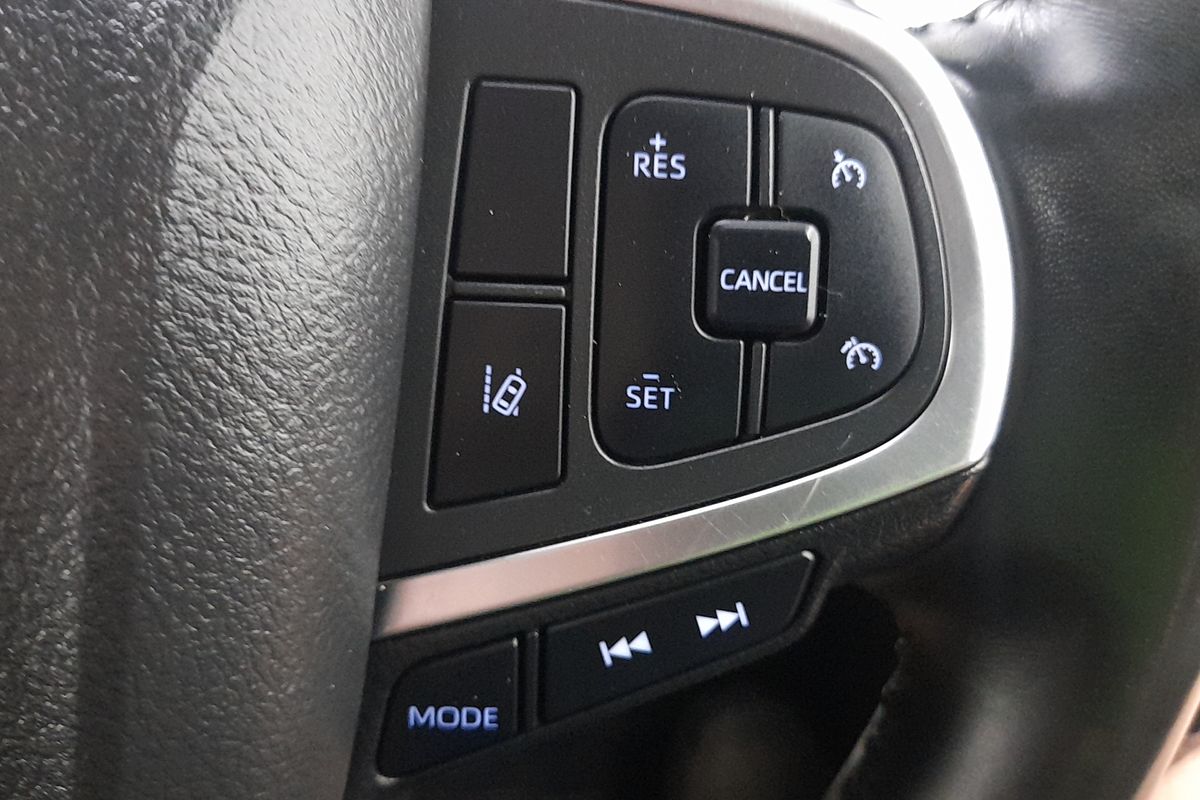 2021 Toyota Hiace Commuter GDH322R ELWB High Roof