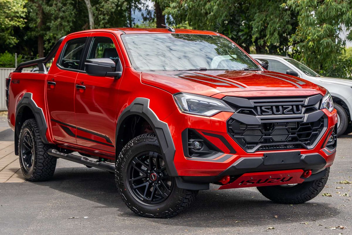 2025 Isuzu D-MAX BLADE 4X4