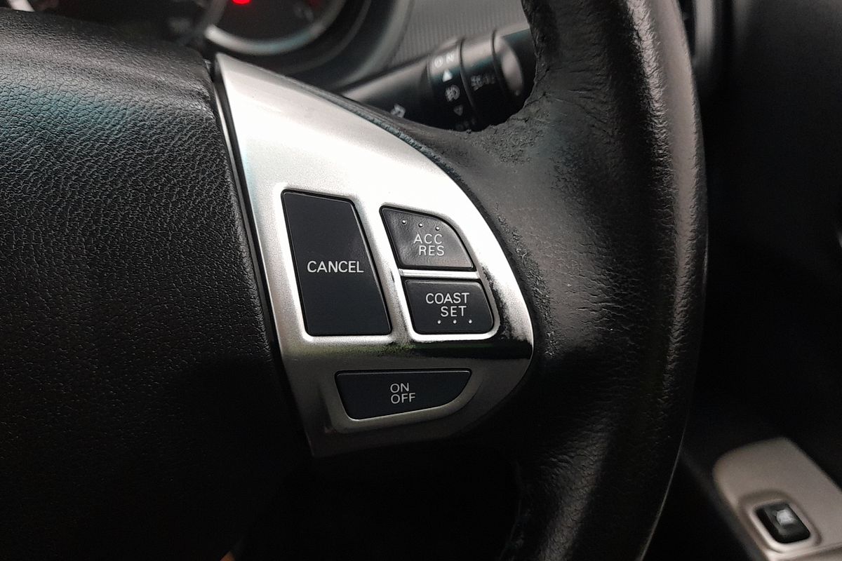 2015 Mitsubishi Triton GLX-R MN 4X4