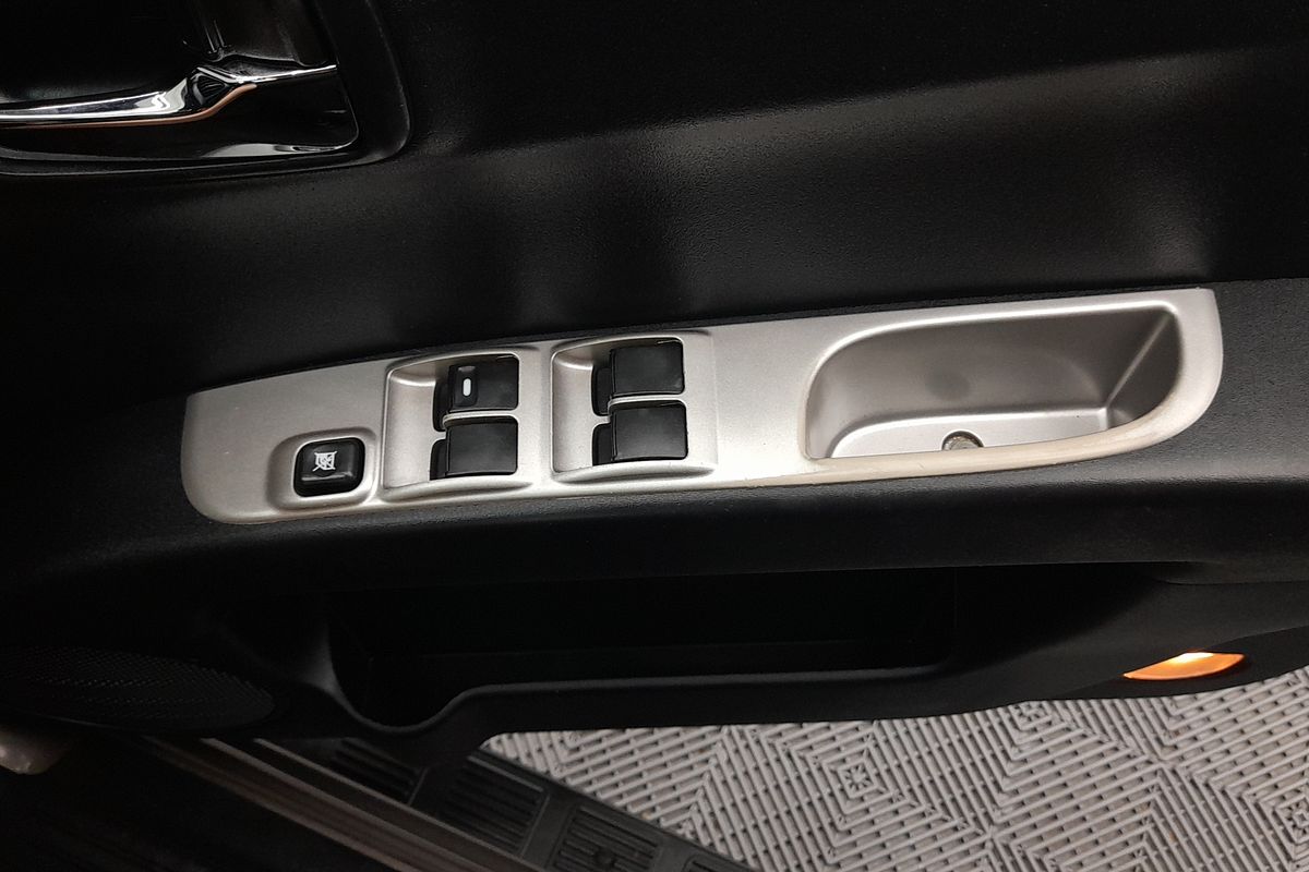 2015 Mitsubishi Triton GLX-R MN 4X4