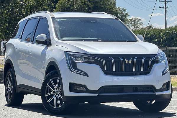 2023 Mahindra XUV700 AX7L