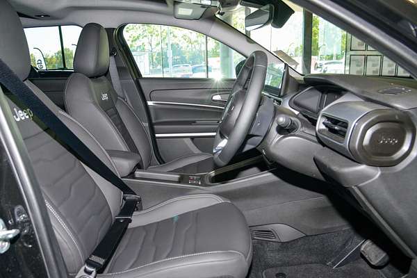 2024 Jeep Avenger Summit JJ thumb-9