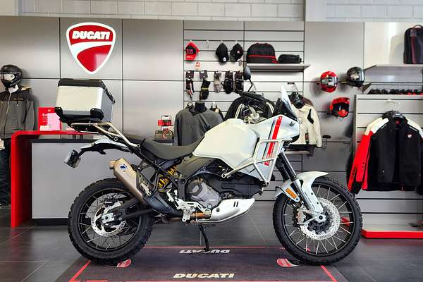 2022 Ducati DESERT X
