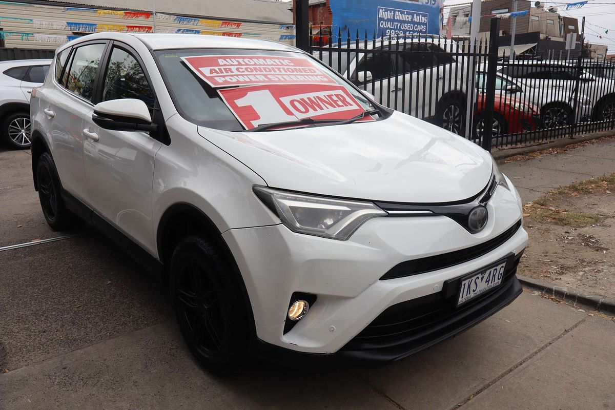 2017 Toyota RAV4 GX ASA44R