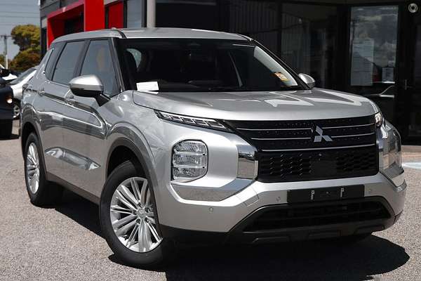 2022 Mitsubishi Outlander ES ZM