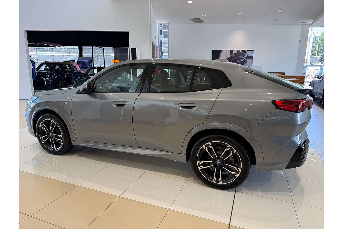 iX2 U10 eDrive20 M Sport Coupe 5dr Auto 1sp 150kW