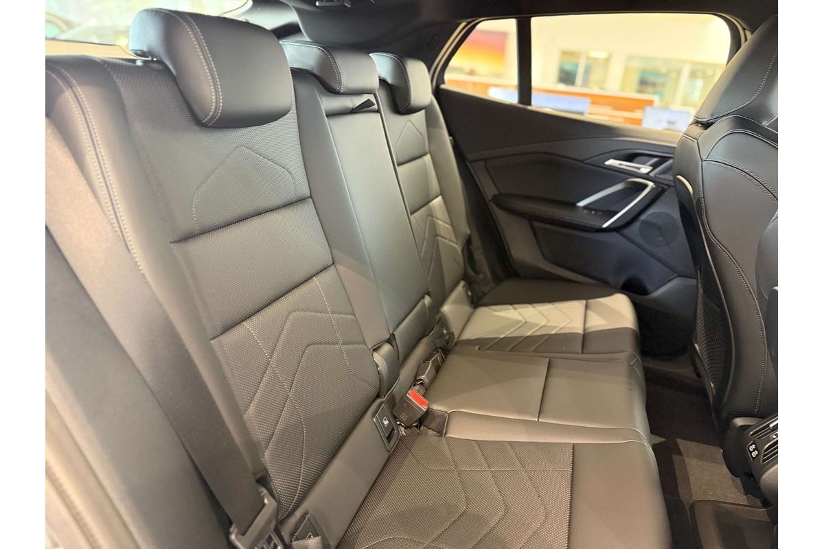 iX2 U10 eDrive20 M Sport Coupe 5dr Auto 1sp 150kW