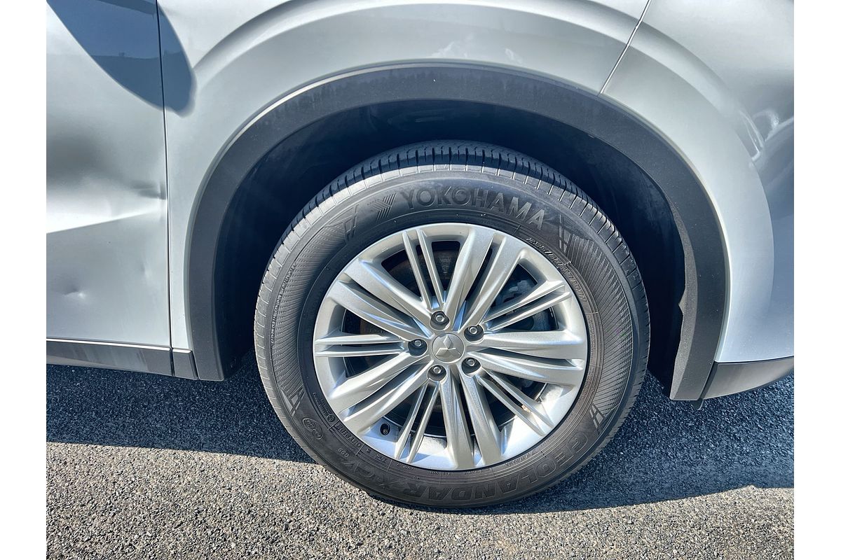 2023 Mitsubishi Outlander LS ZM