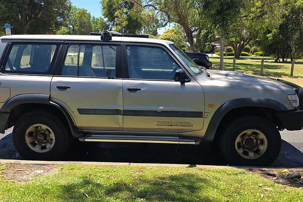 2001 Nissan Patrol ST GU II
