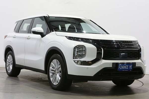 2023 Mitsubishi Outlander ES ZM