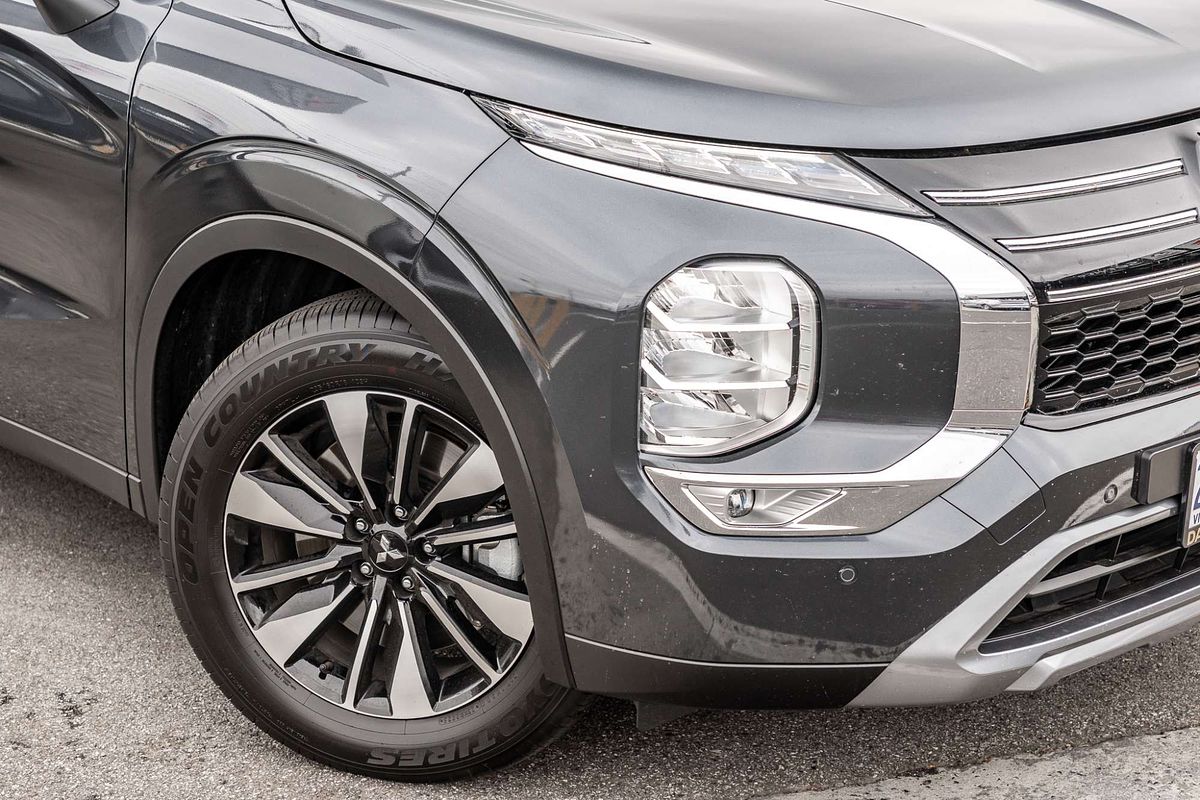 2025 Mitsubishi Outlander LS ZM