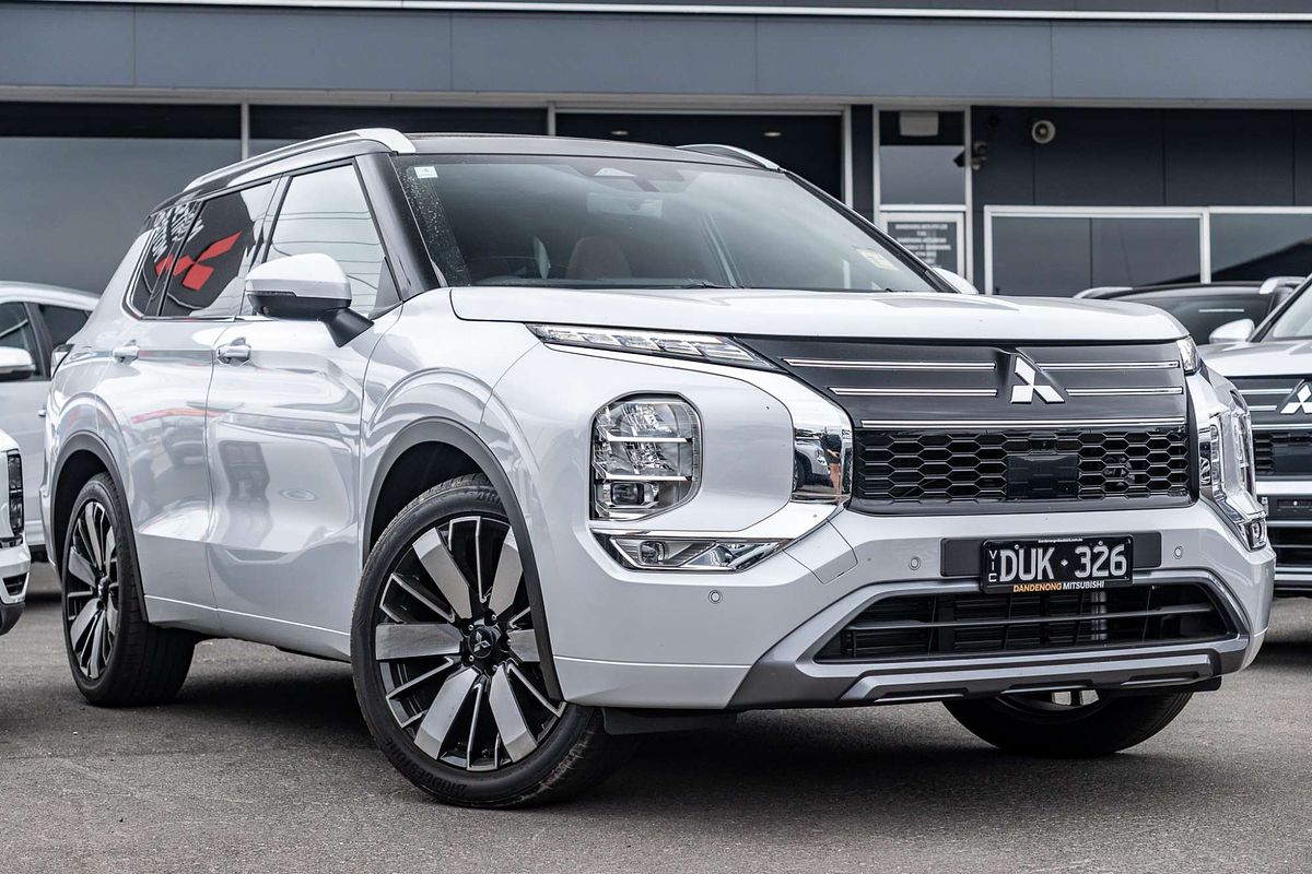 2025 Mitsubishi Outlander Exceed Tourer ZM