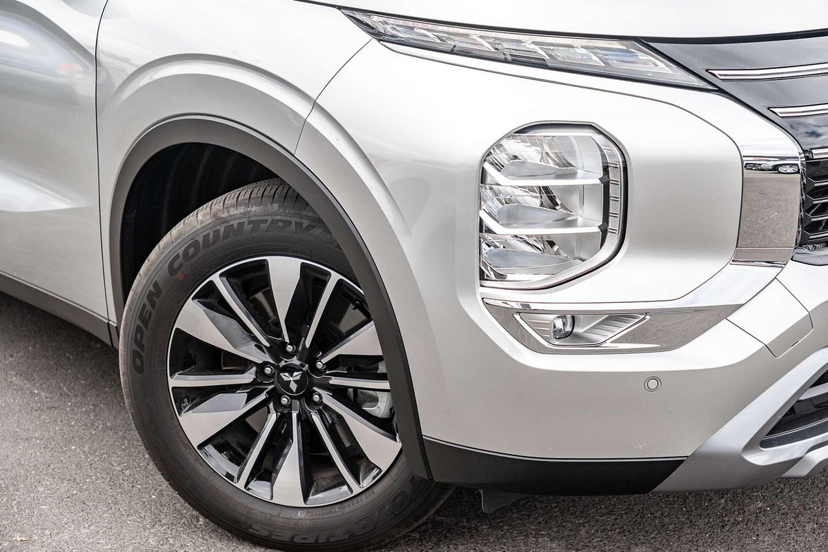 2025 Mitsubishi Outlander LS ZM