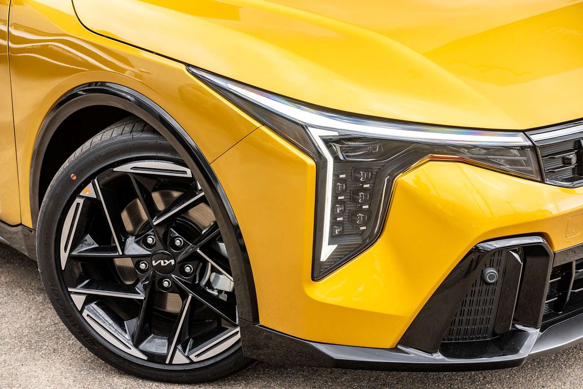 2025 Kia K4 GT-Line CL4m