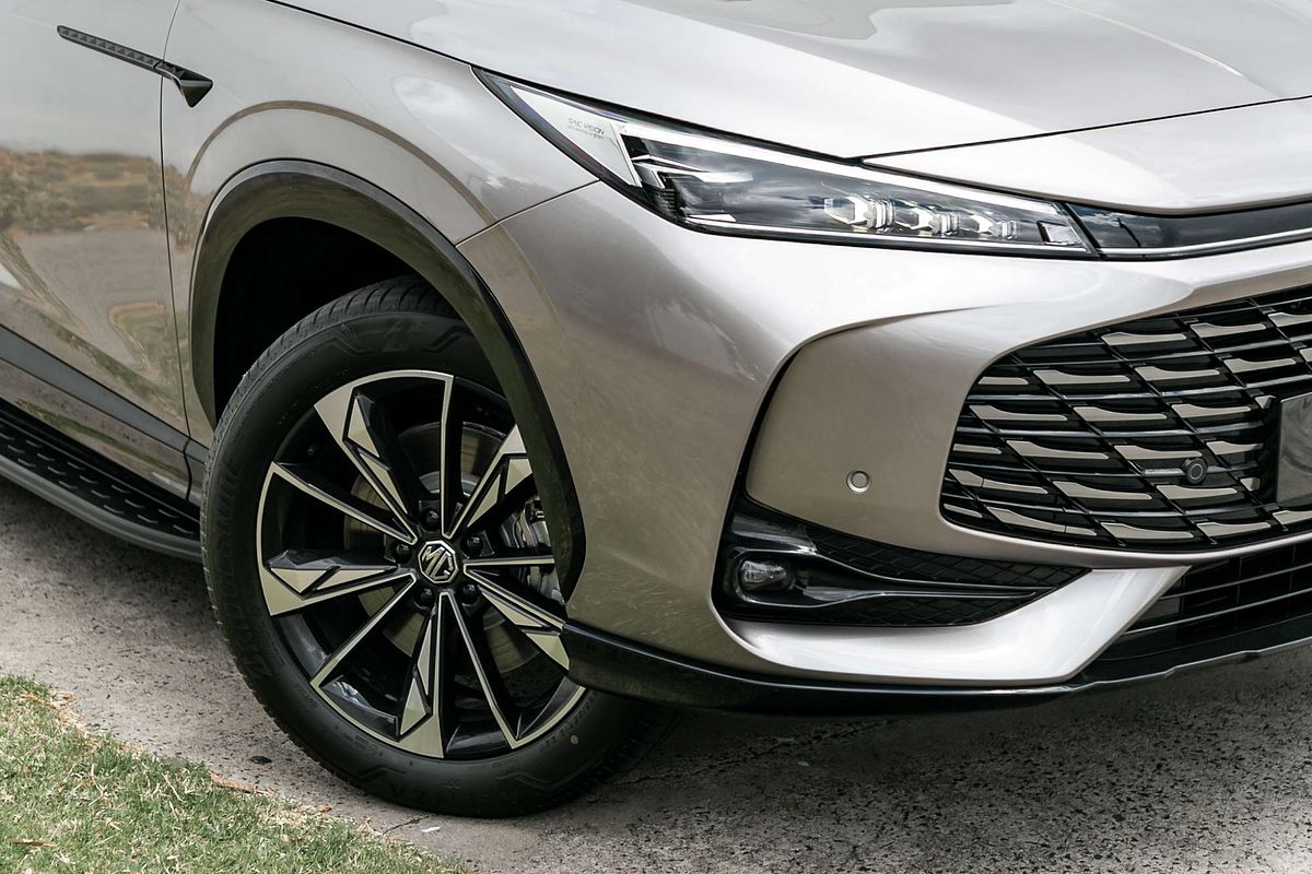 2025 MG HS Super Hybrid Essence AS33P