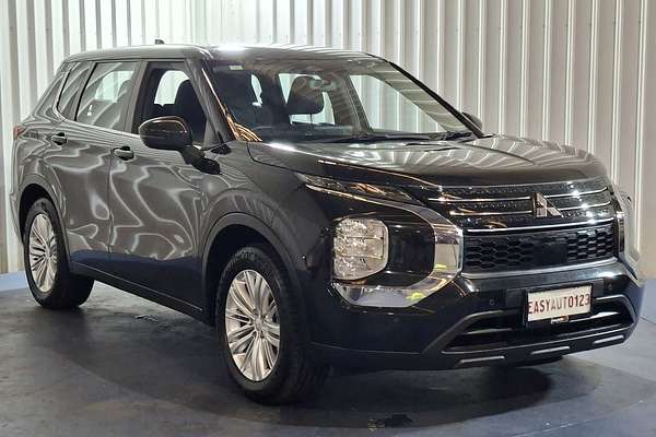 2023 Mitsubishi Outlander ES ZM