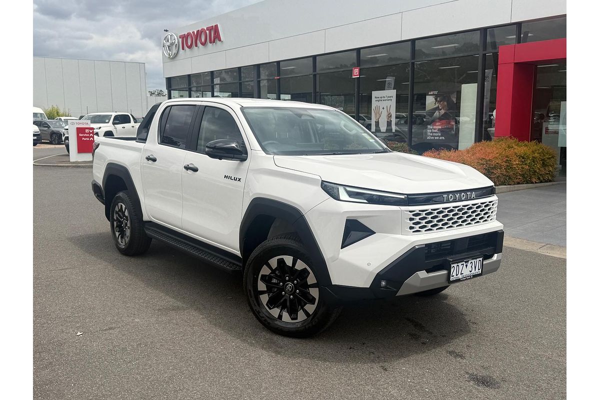 2026 Toyota Hilux SR5 GUN226R 4X4