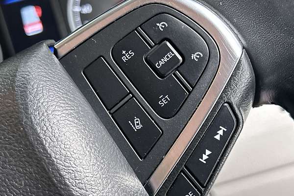 2021 Toyota Hiace GDH300R LWB thumb-17