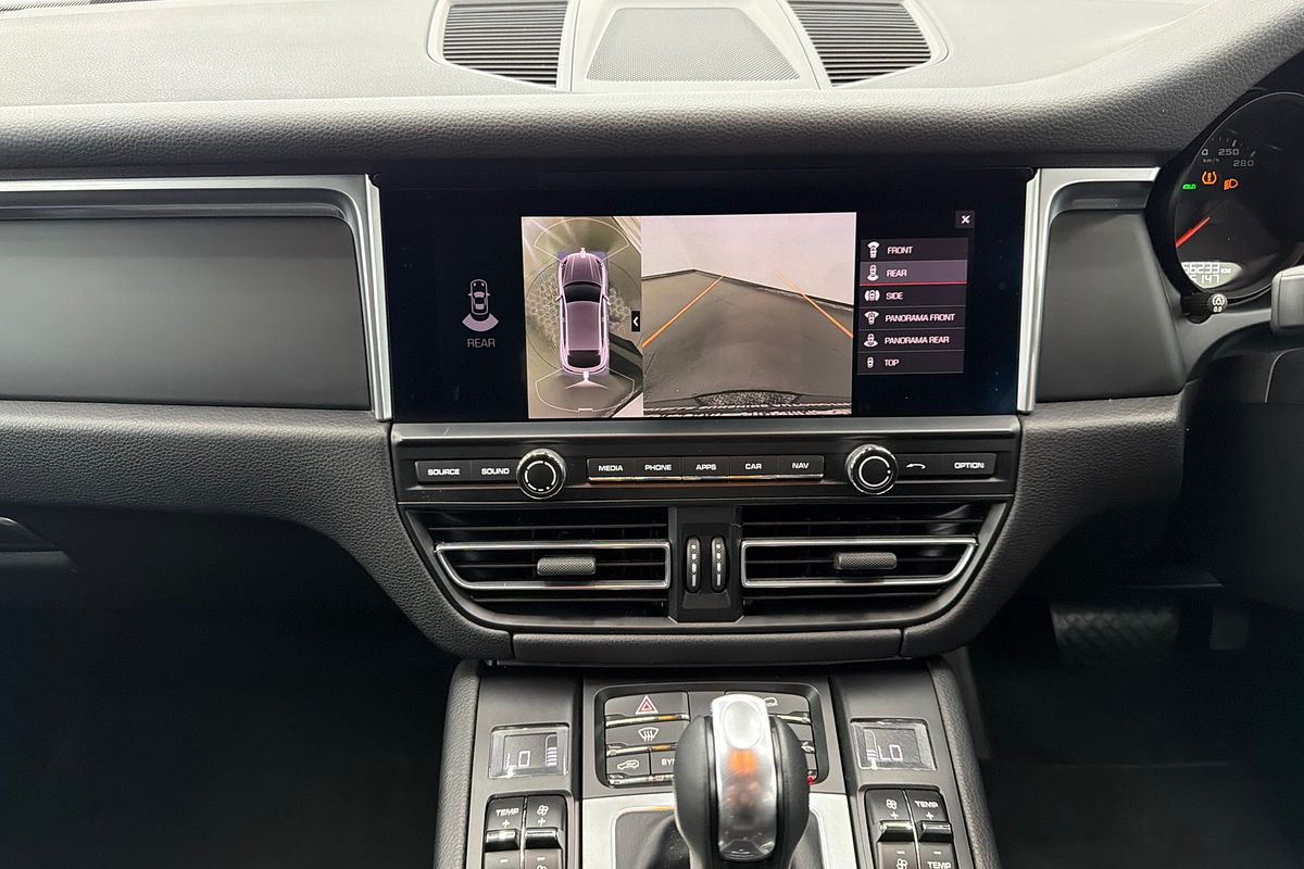 2021 Porsche Macan 95B