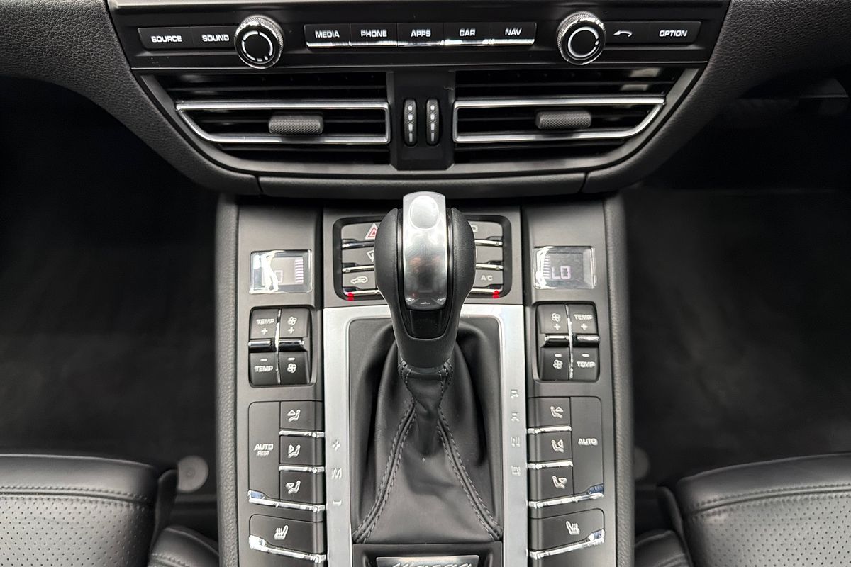 2021 Porsche Macan 95B