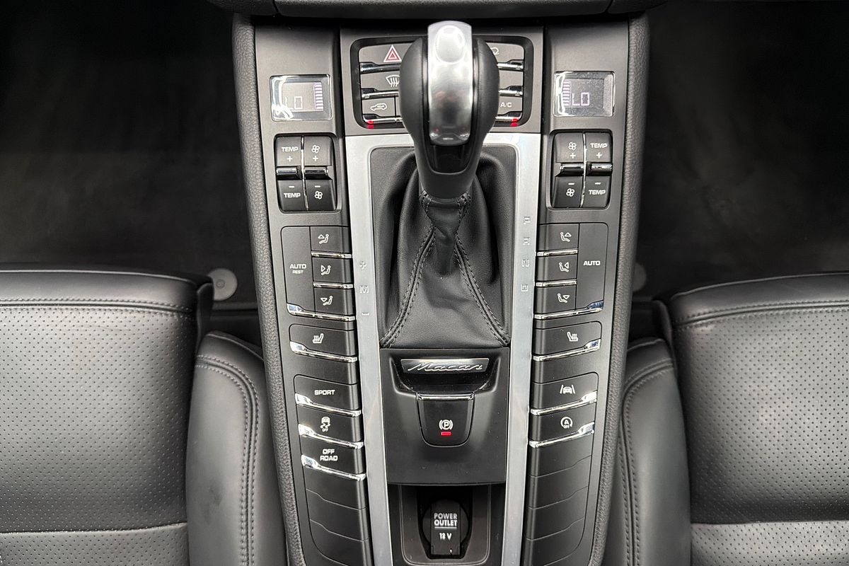 2021 Porsche Macan 95B