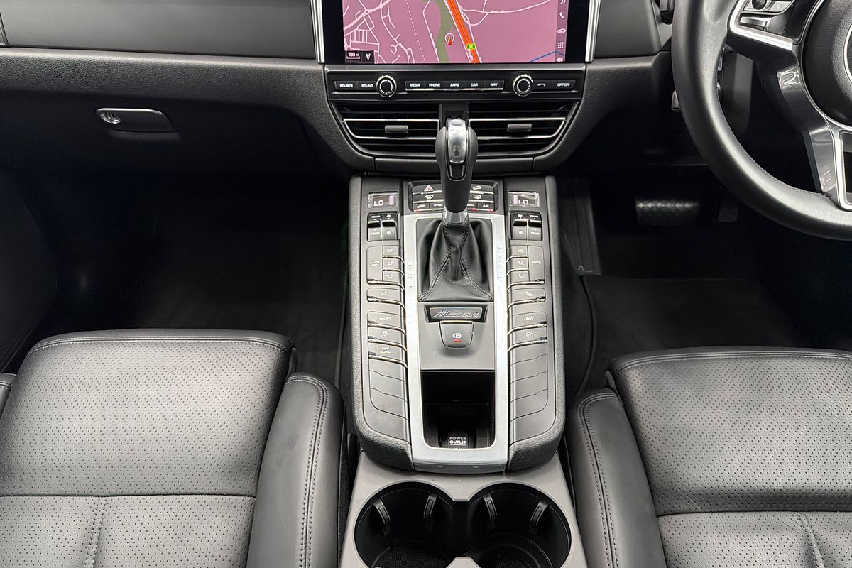 2021 Porsche Macan 95B