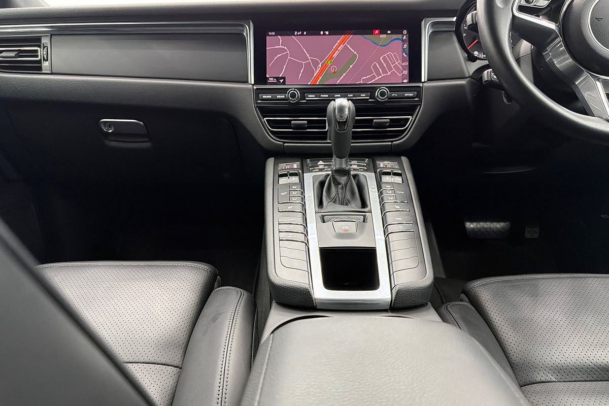 2021 Porsche Macan 95B