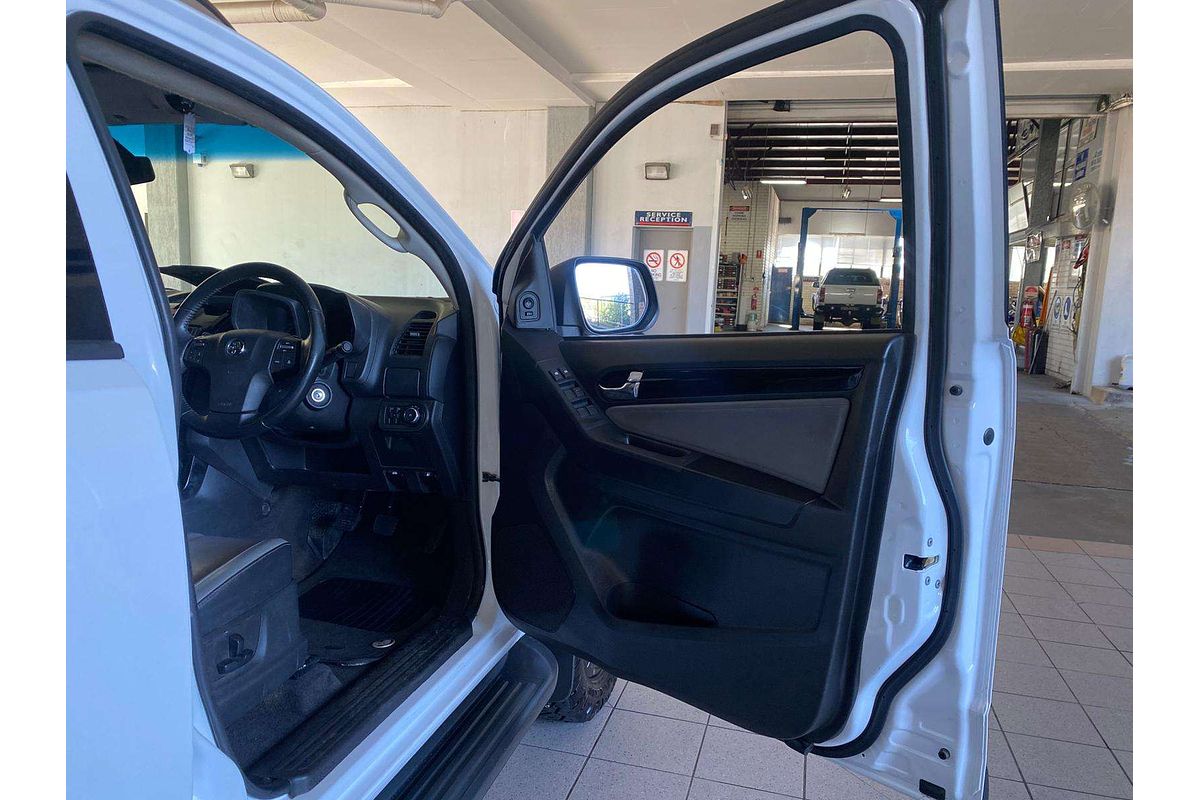 COLORADO RG MY16 Z71 (4x4) 2.8L DT4 DIESEL TURBO F/INJ 6 SP MANUAL CREW CAB P/UP 