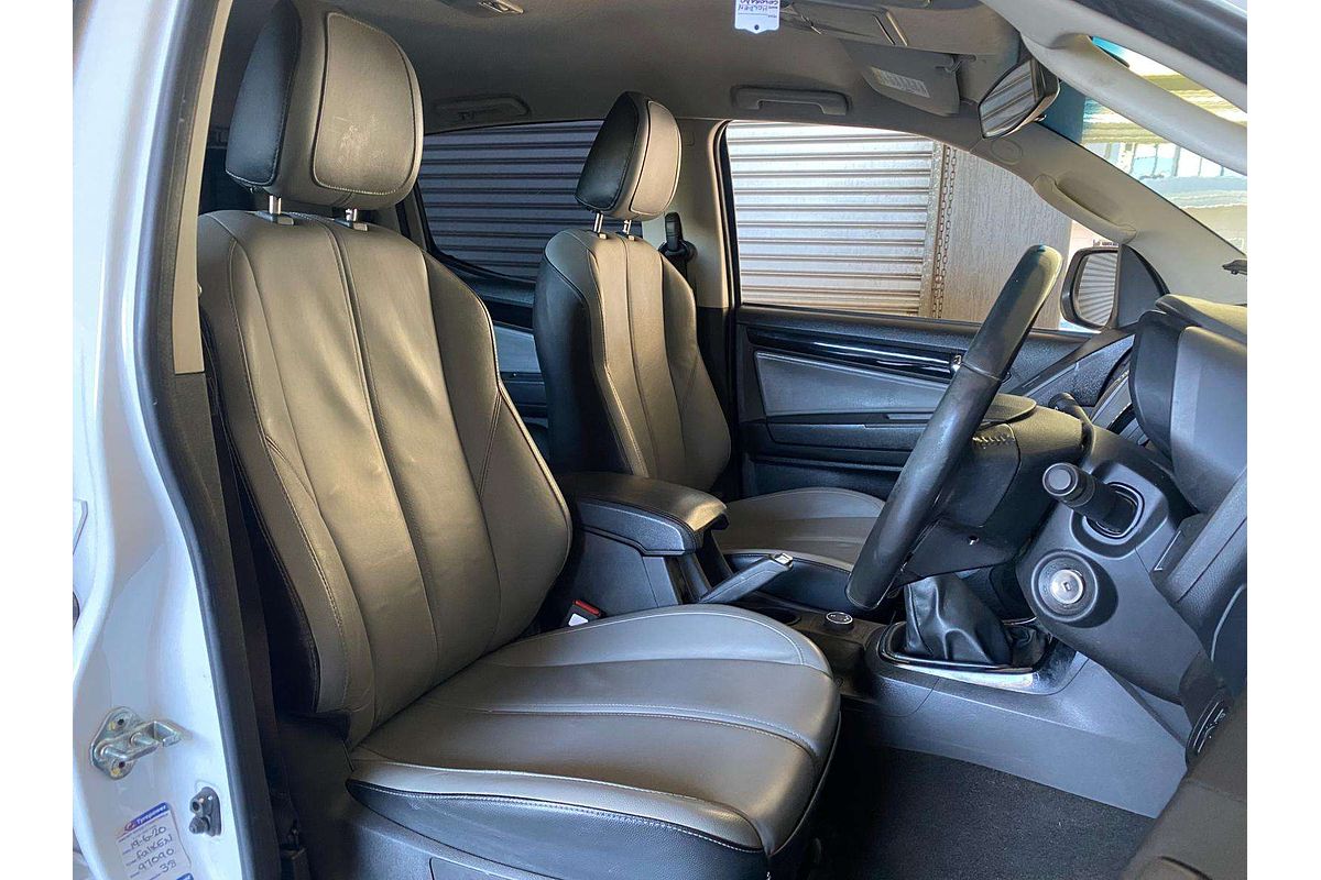 COLORADO RG MY16 Z71 (4x4) 2.8L DT4 DIESEL TURBO F/INJ 6 SP MANUAL CREW CAB P/UP 