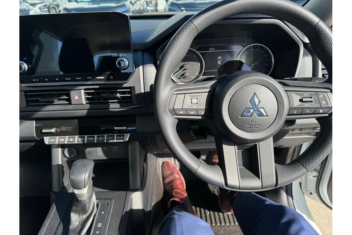 2025 Mitsubishi Triton GLX MV 4X4