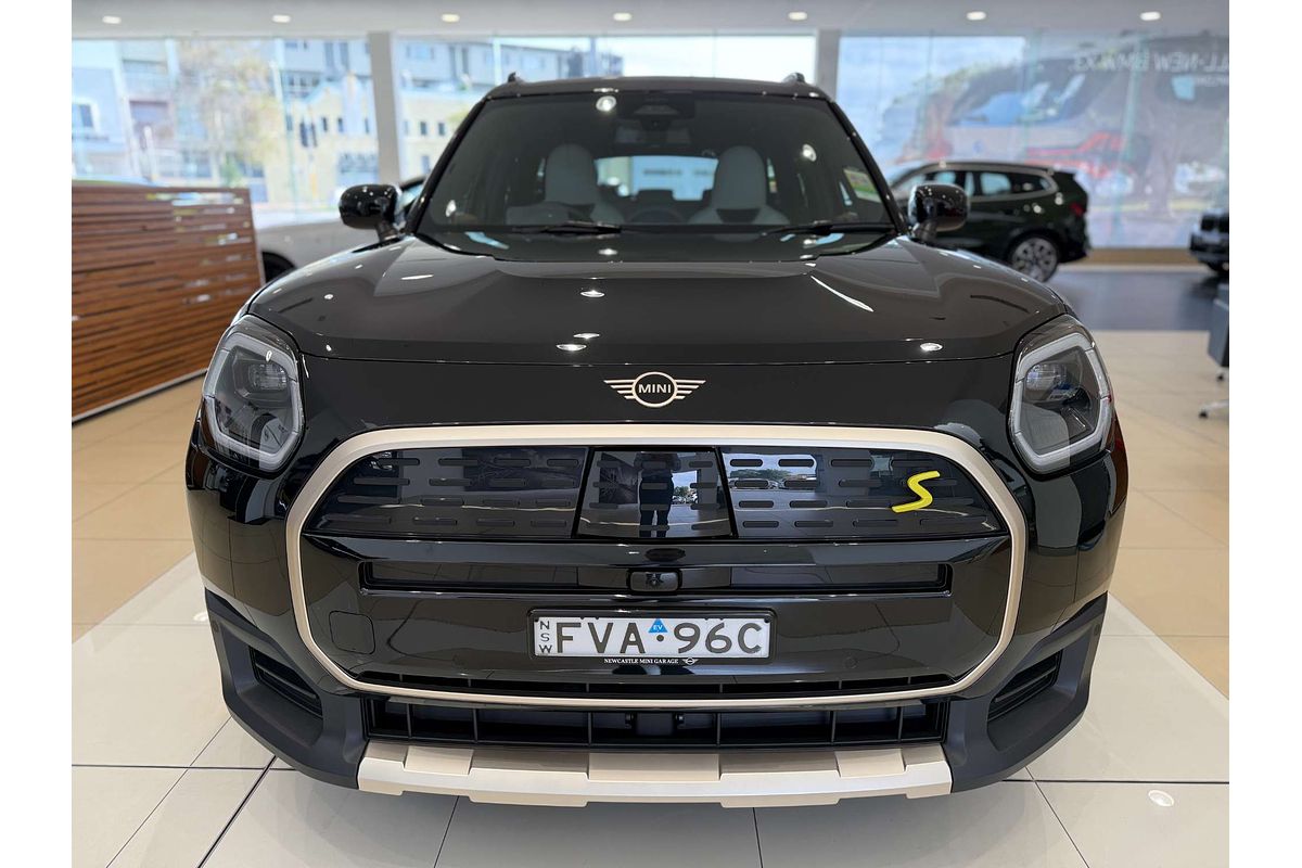 2025 MINI Countryman SE Favoured U25