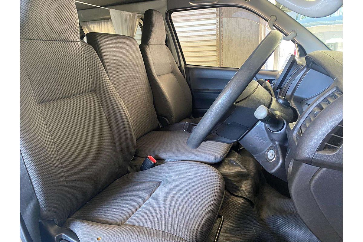 HIACE GDH300R LWB 3.0L DT4 TURBO CDI 6 SP AUTO SEQUENTIAL 5D VAN 