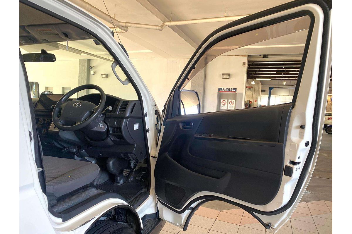 HIACE GDH300R LWB 3.0L DT4 TURBO CDI 6 SP AUTO SEQUENTIAL 5D VAN 
