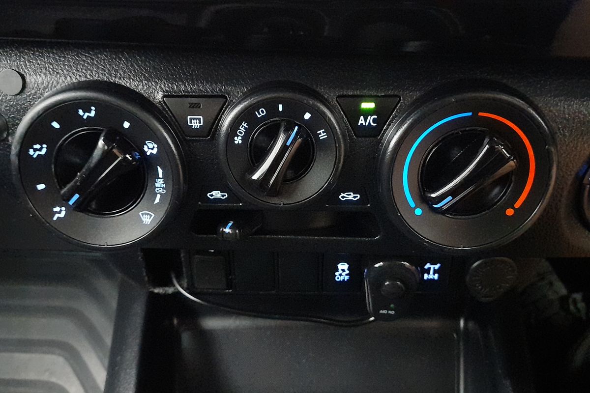 2020 Toyota Hilux SR GUN126R 4X4