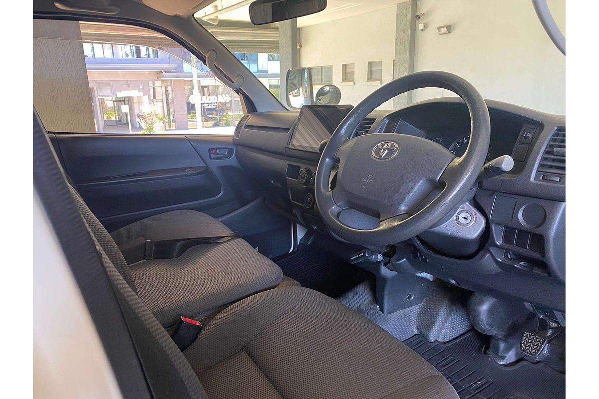 HIACE GDH300R LWB 3.0L DT4 TURBO CDI 6 SP AUTO SEQUENTIAL 5D VAN 