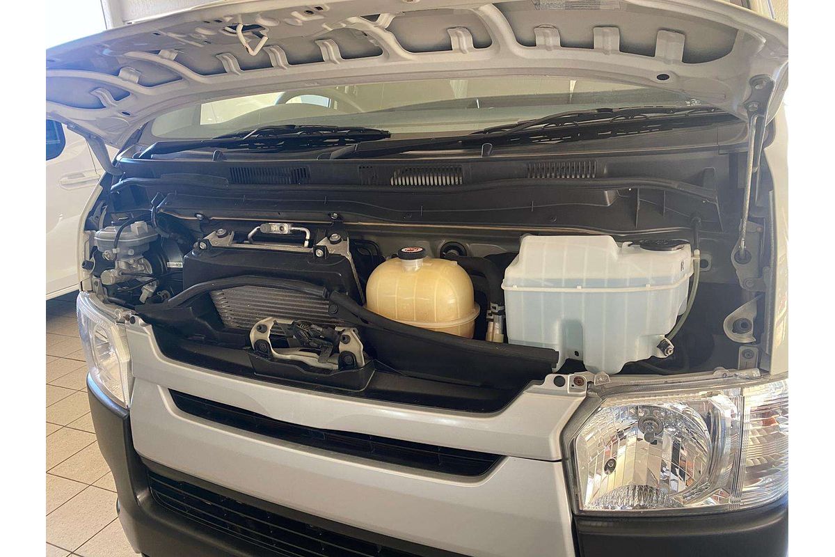 HIACE GDH300R LWB 3.0L DT4 TURBO CDI 6 SP AUTO SEQUENTIAL 5D VAN 