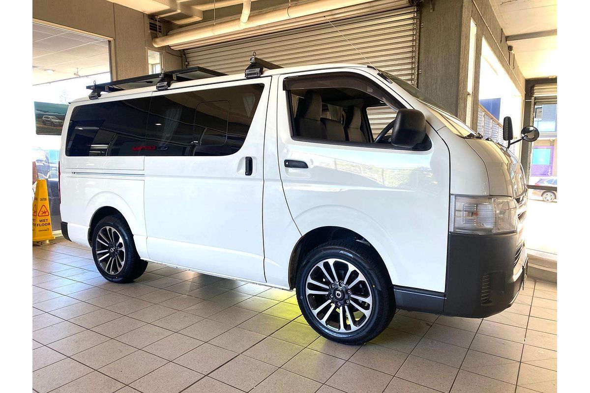 HIACE GDH300R LWB 3.0L DT4 TURBO CDI 6 SP AUTO SEQUENTIAL 5D VAN 