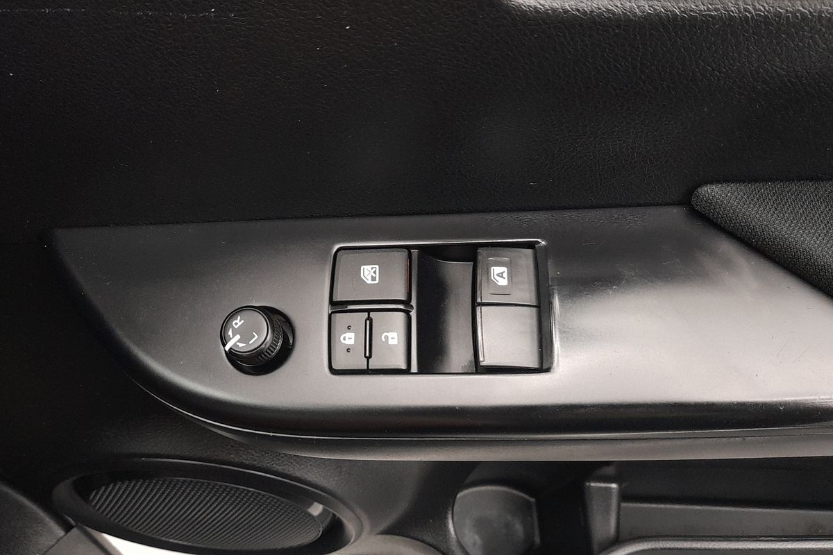 2020 Toyota Hilux SR GUN126R 4X4