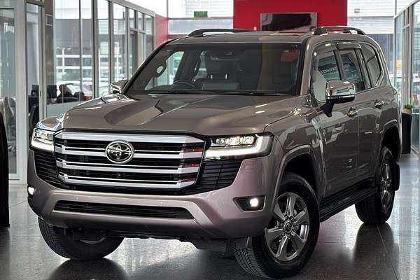 2024 Toyota Landcruiser Sahara FJA300R