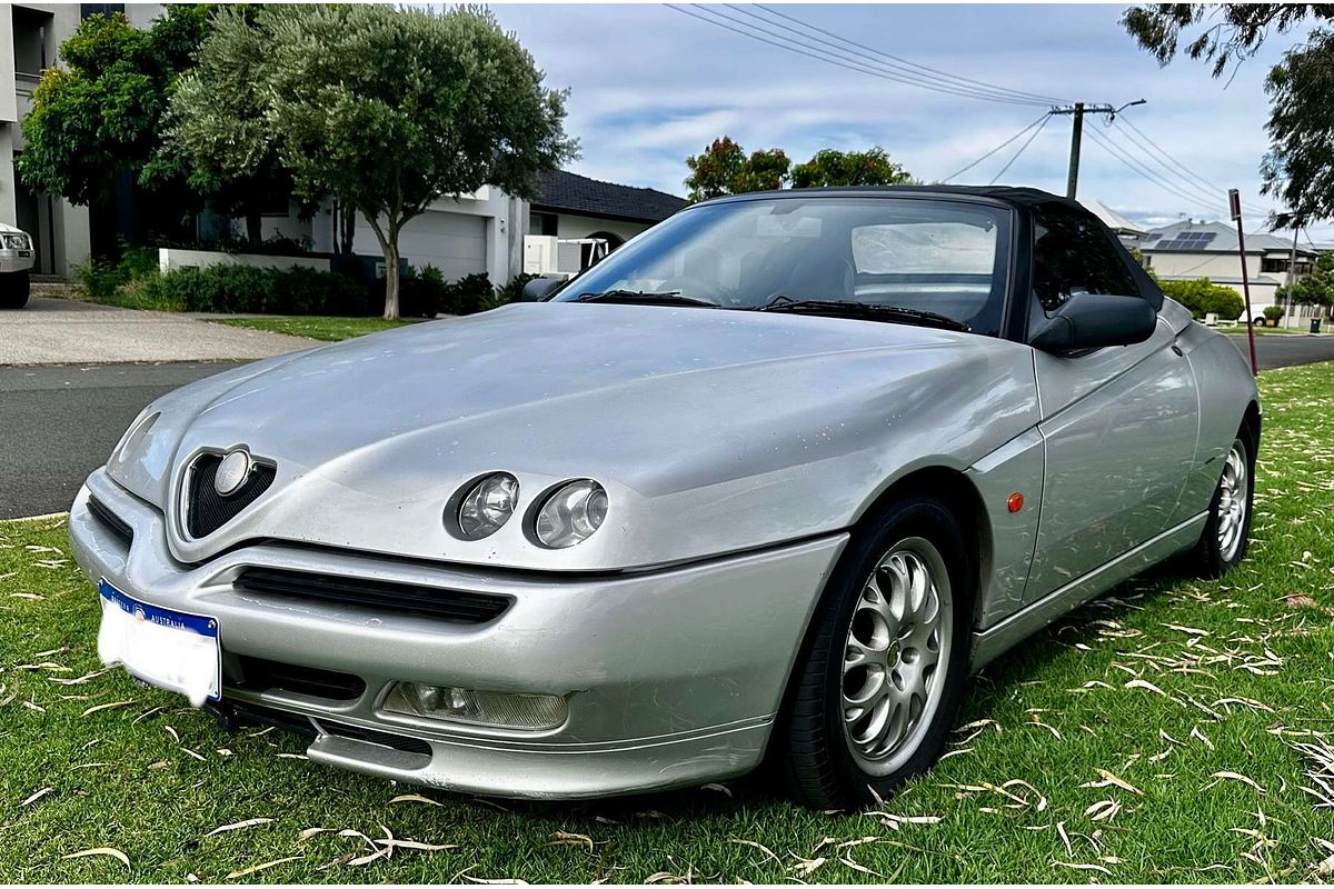 2000 Alfa Romeo Spider Twin Spark