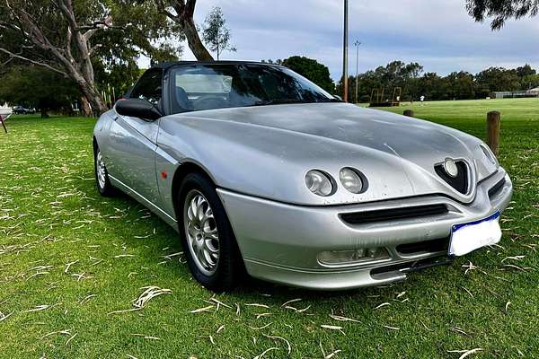 2000 Alfa Romeo Spider Twin Spark