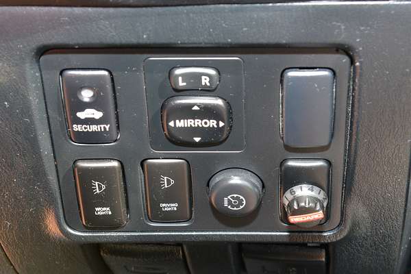 2015 Toyota Hilux SR5 KUN26R 4X4 thumb-14