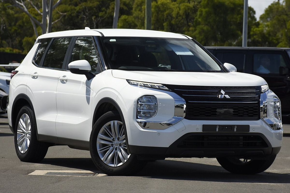 2024 Mitsubishi Outlander ES ZM