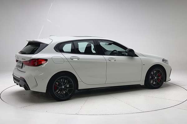 2023 BMW 1 Series M135i xDrive F40 thumb-2